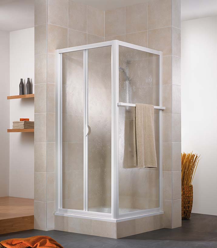 Eck-Dusche mit Falttür und Seitenwand