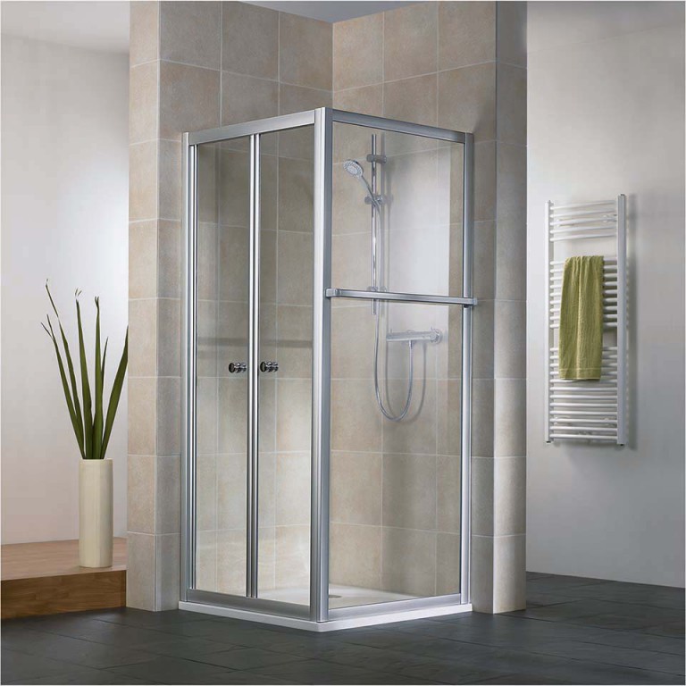 Eck-Dusche mit Klapptuer und Seitenwand