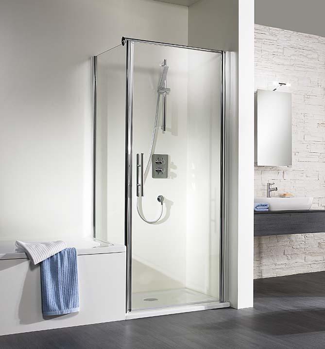 Eck-Dusche mit verkuerzter Seitenwand